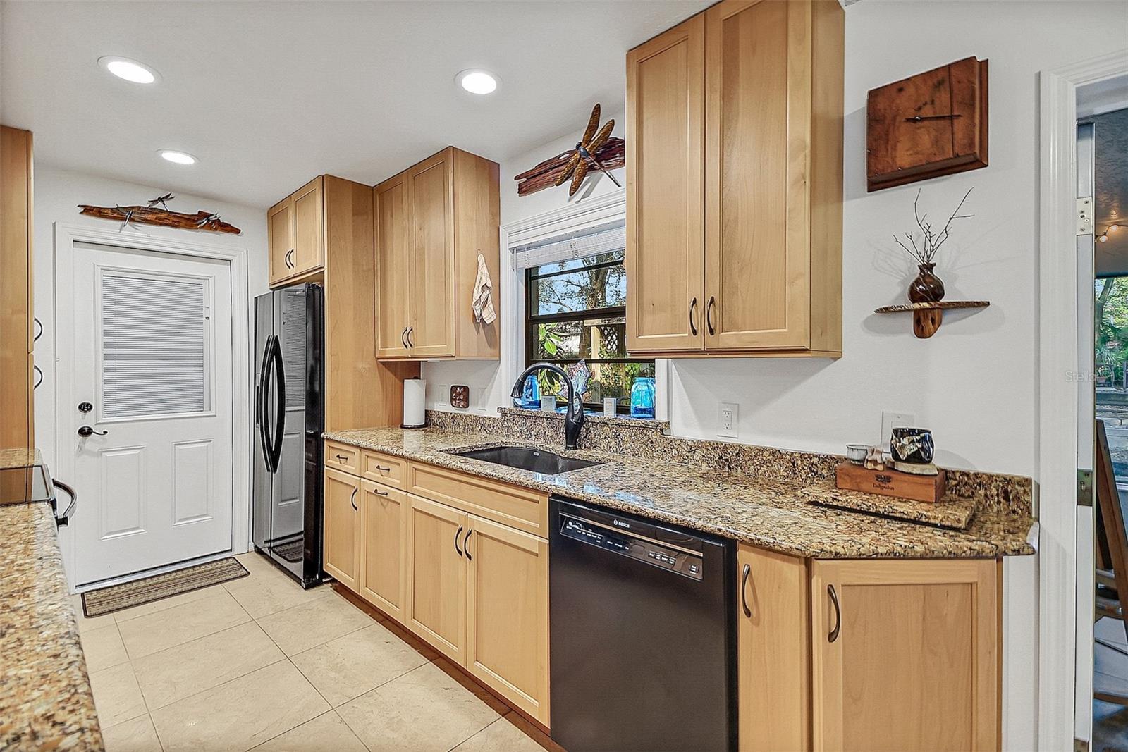 18200 E APSHAWA RD, CLERMONT, FL, 34715