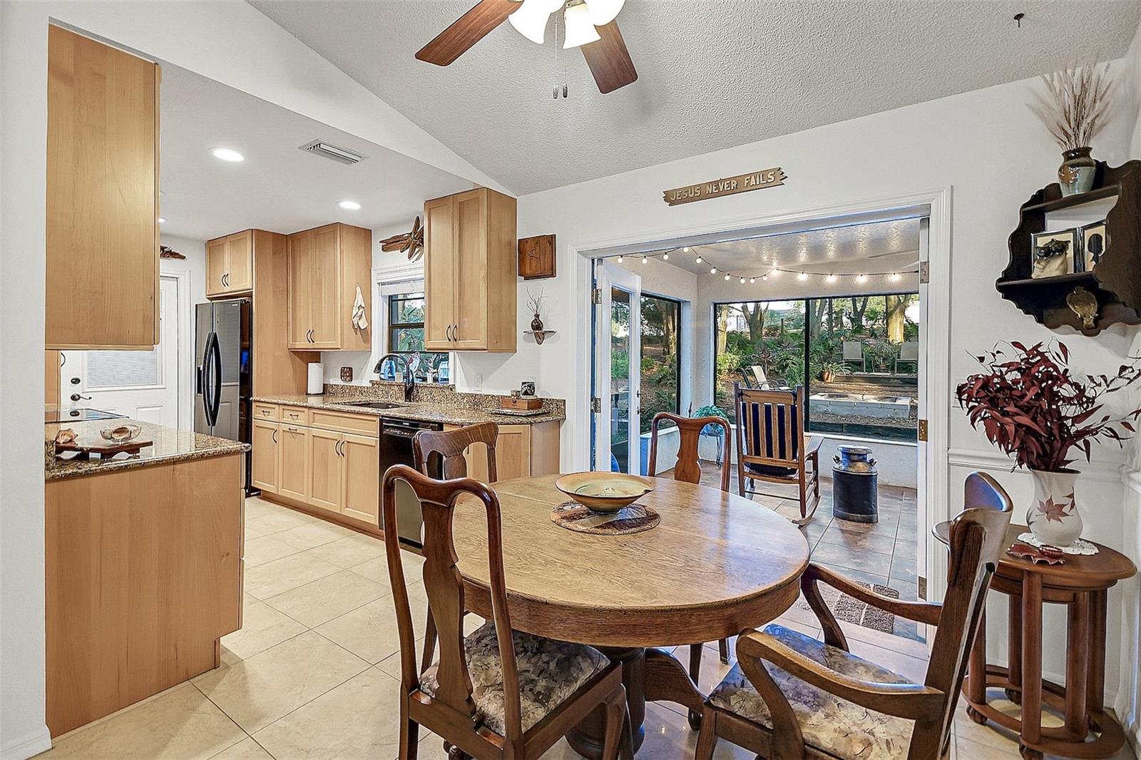 18200 E APSHAWA RD, CLERMONT, FL, 34715