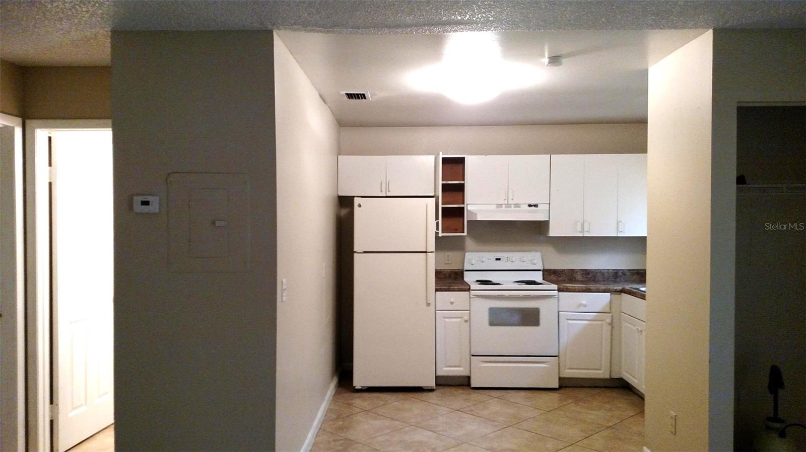 7517 LAKESHORE DR #A, TAMPA, FL, 33604