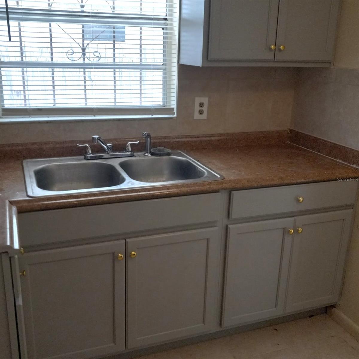 7517 LAKESHORE DR #A, TAMPA, FL, 33604