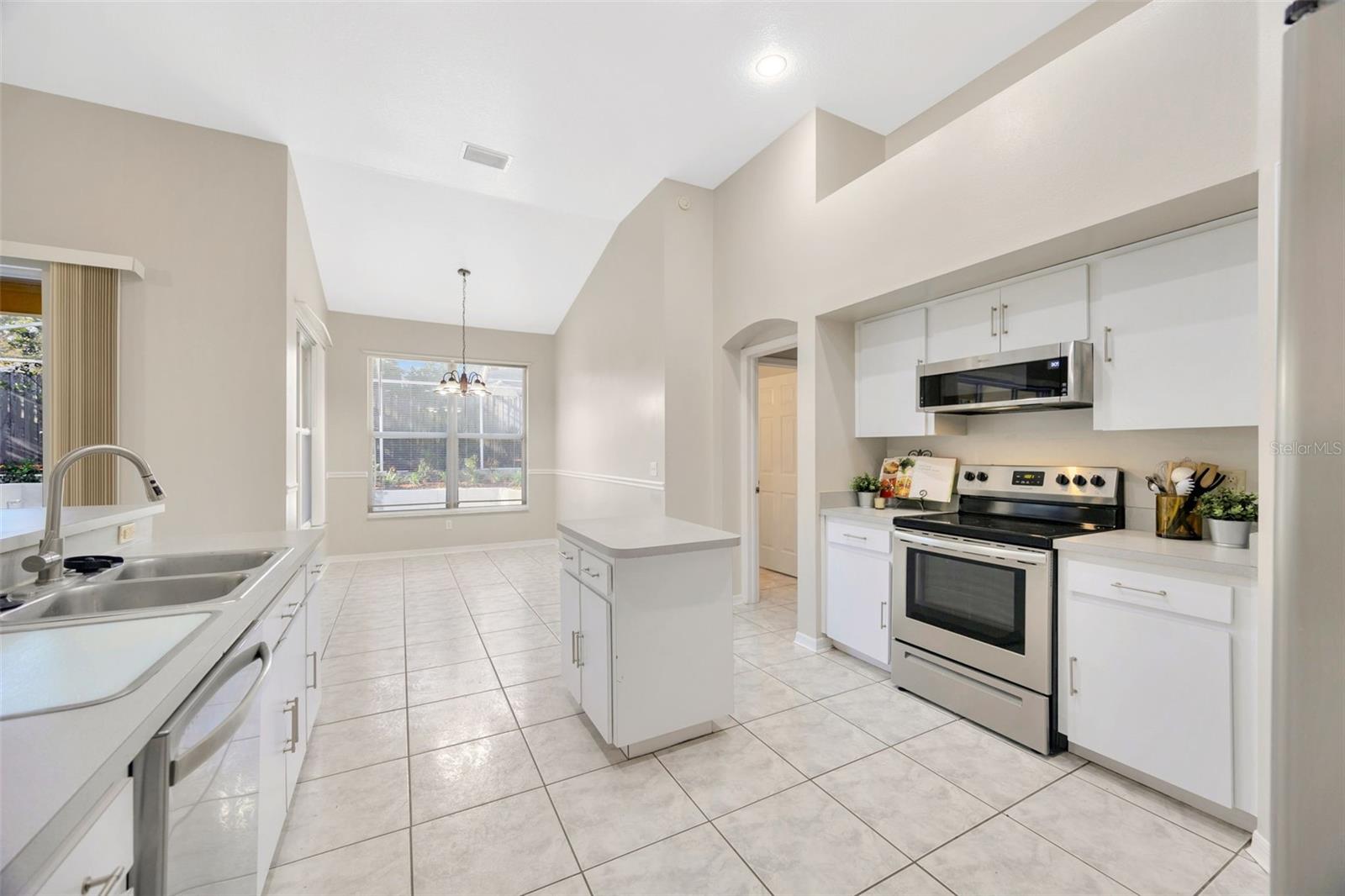 4511 OAK RIVER CIR, VALRICO, FL, 33596