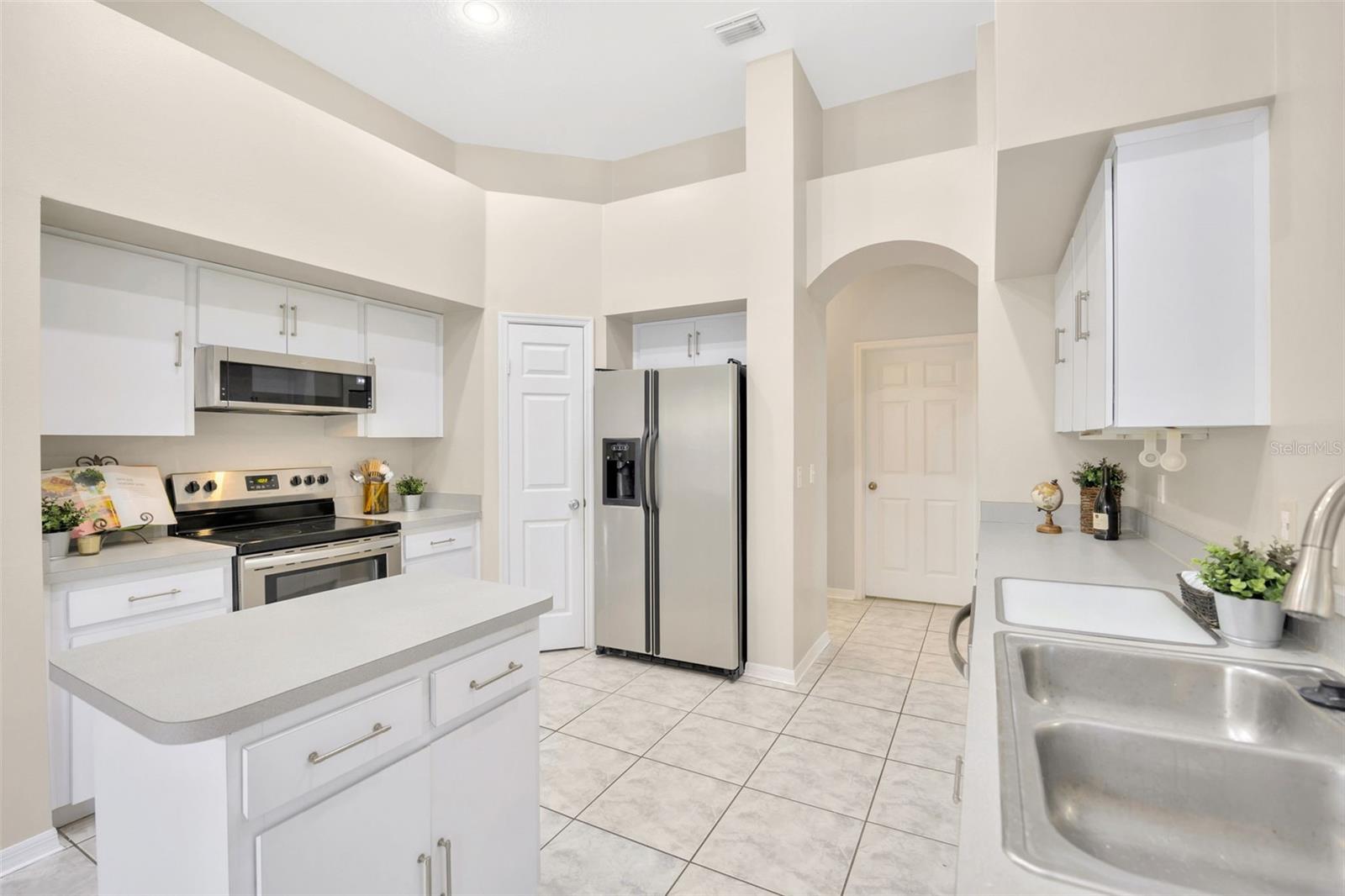 4511 OAK RIVER CIR, VALRICO, FL, 33596