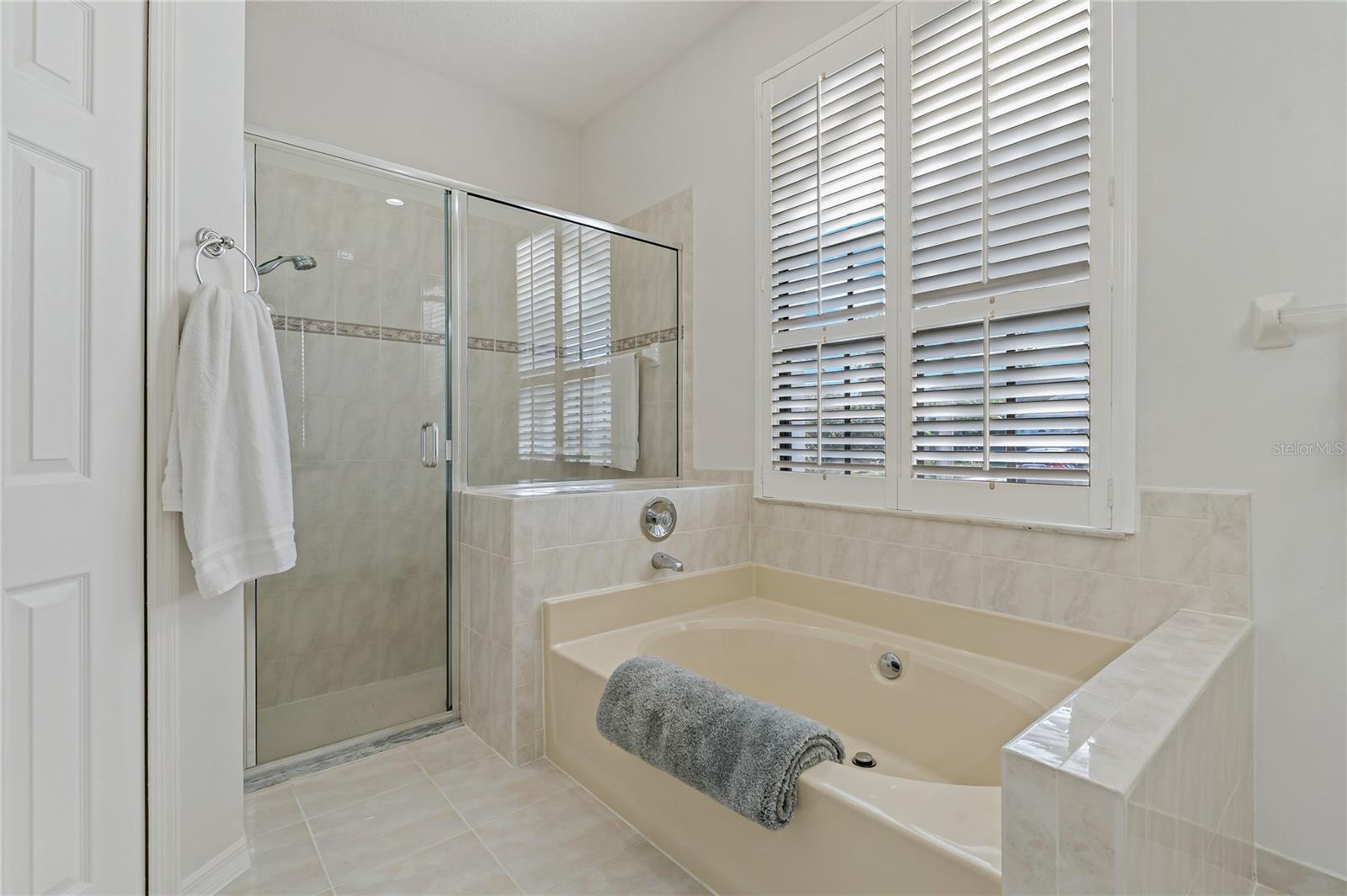 591 WATERFORD CIR W, TARPON SPRINGS, FL, 34688