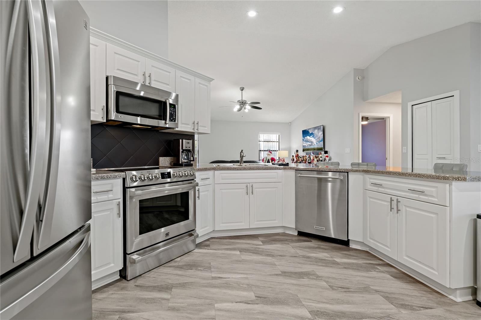 591 WATERFORD CIR W, TARPON SPRINGS, FL, 34688