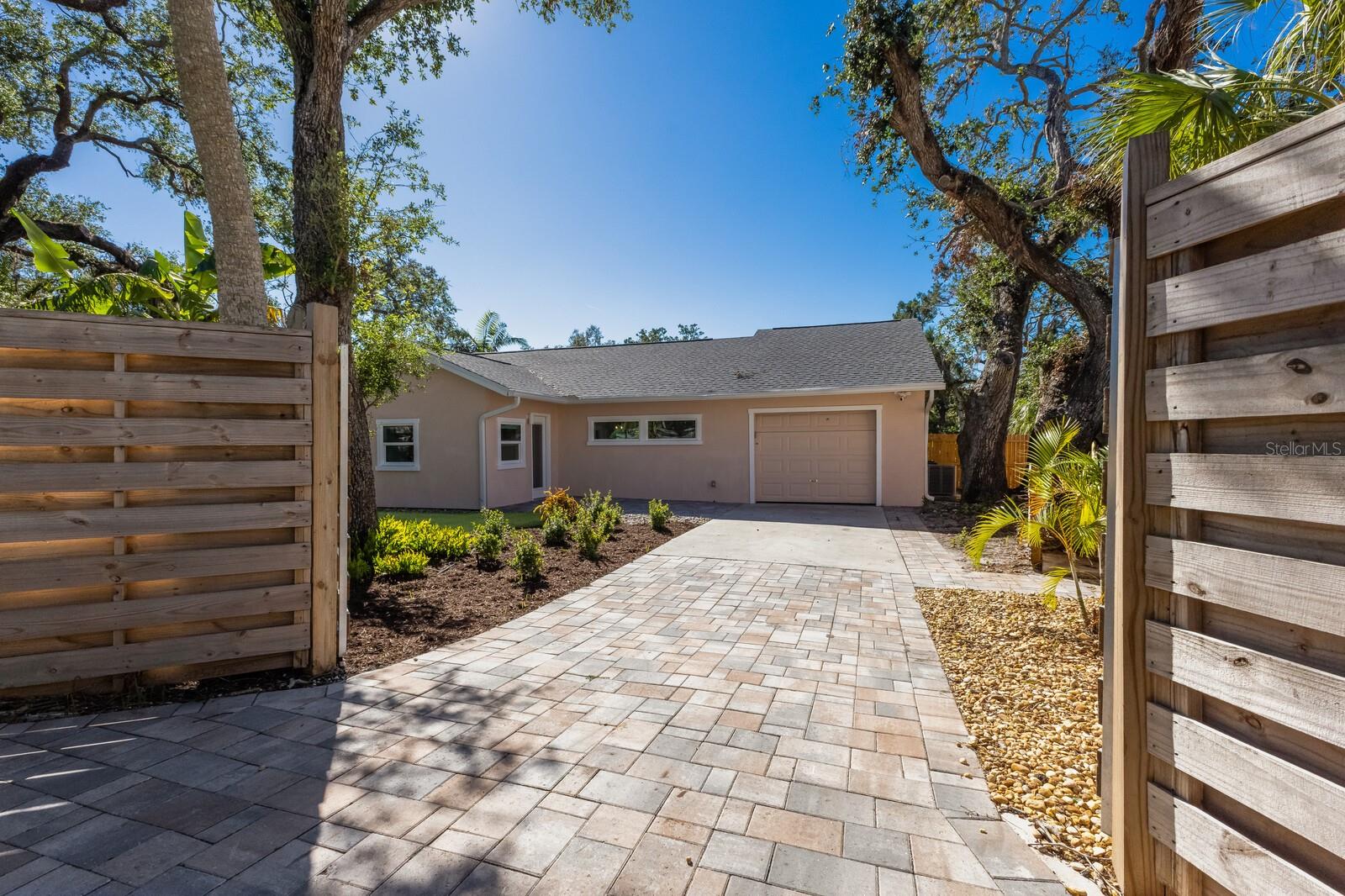 1155 TAHITI PKWY, SARASOTA, FL, 34236