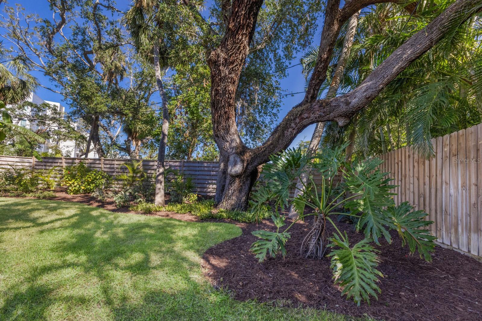 1155 TAHITI PKWY, SARASOTA, FL, 34236