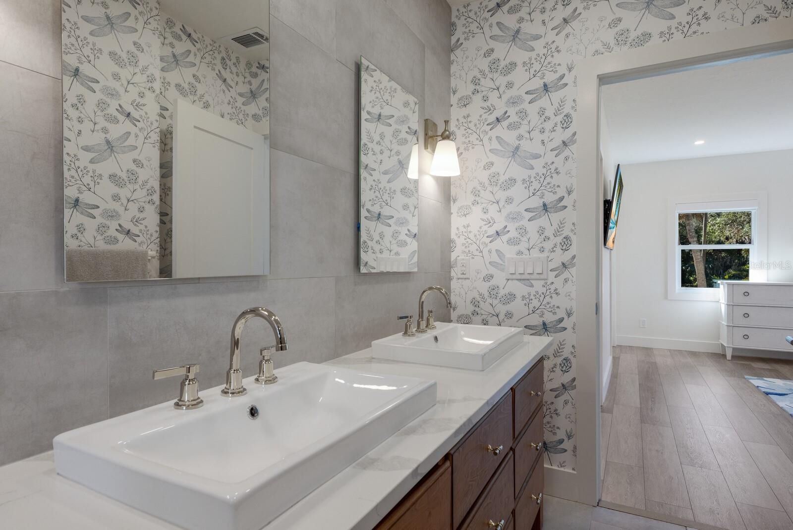 1155 TAHITI PKWY, SARASOTA, FL, 34236