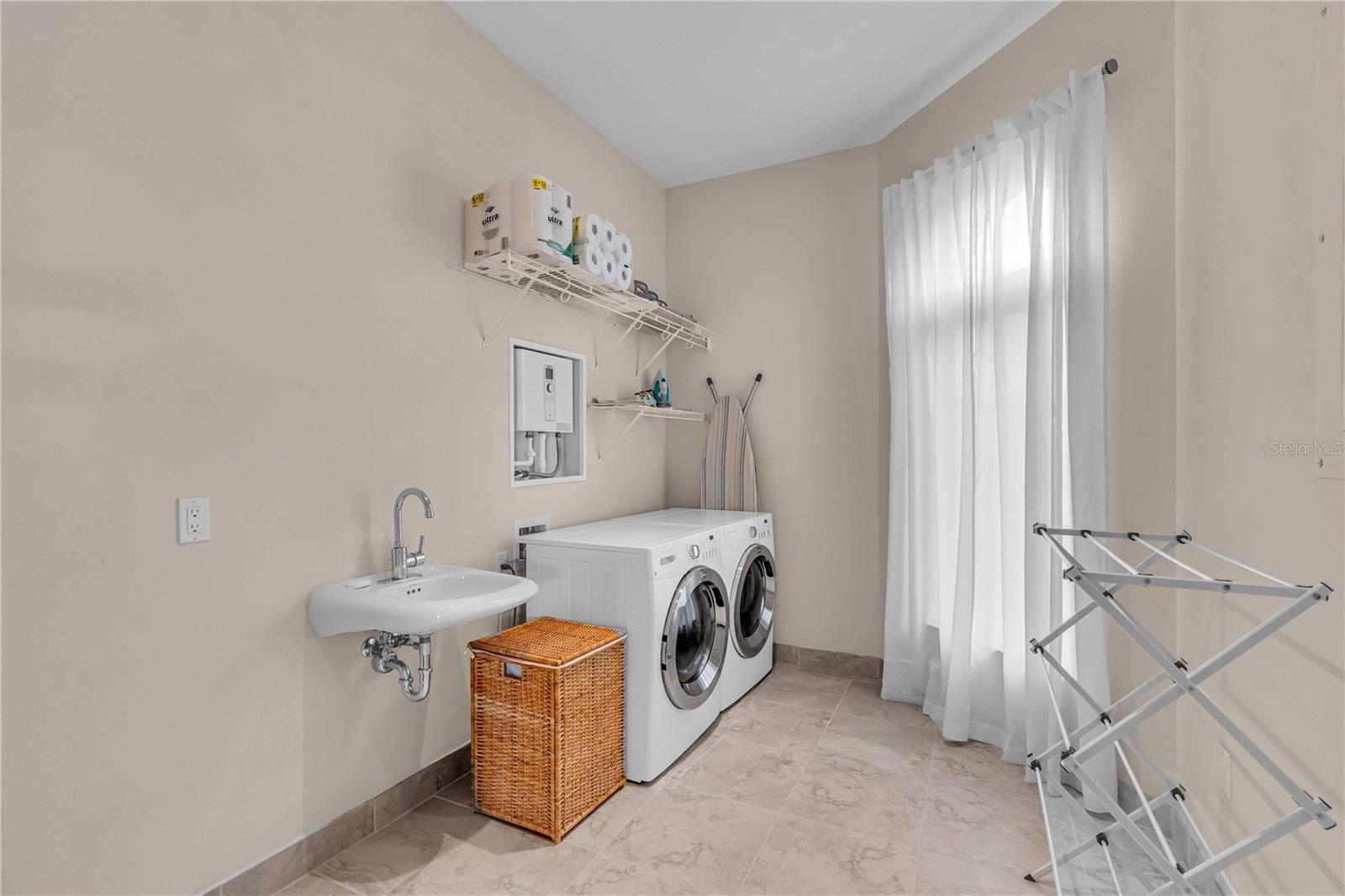 699 PENFIELD ST, LONGBOAT KEY, FL, 34228