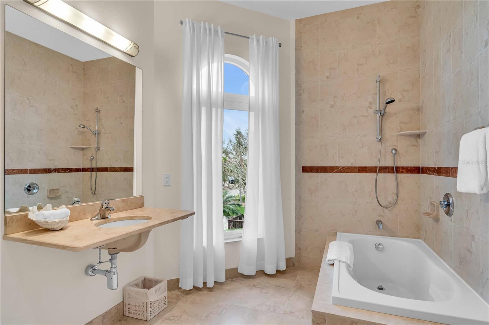 699 PENFIELD ST, LONGBOAT KEY, FL, 34228