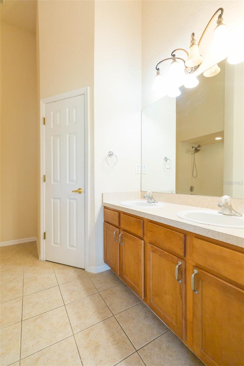 1731 HAMMOCKS AVE, LUTZ, FL, 33549