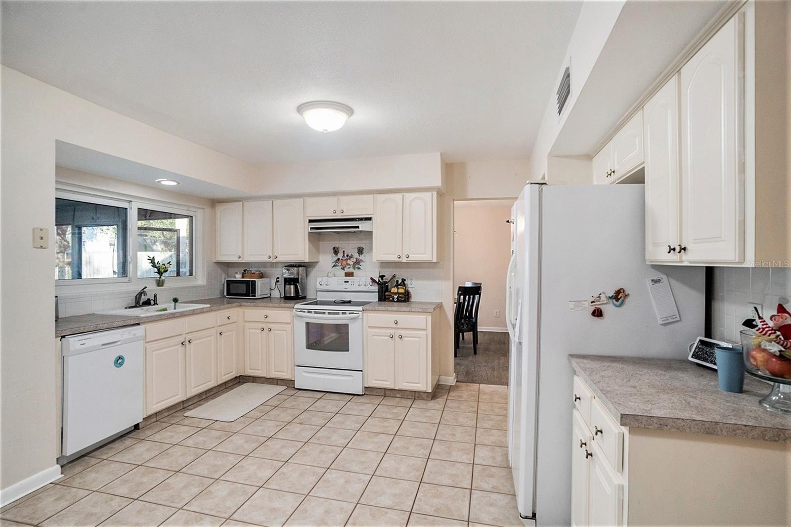 4107 DELLBROOK DR, TAMPA, FL, 33624