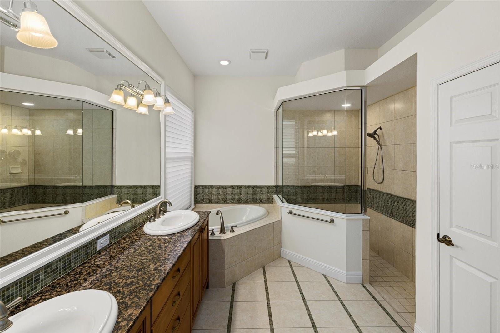 7651 PORTSTEWART DR, LAKEWOOD RANCH, FL, 34202
