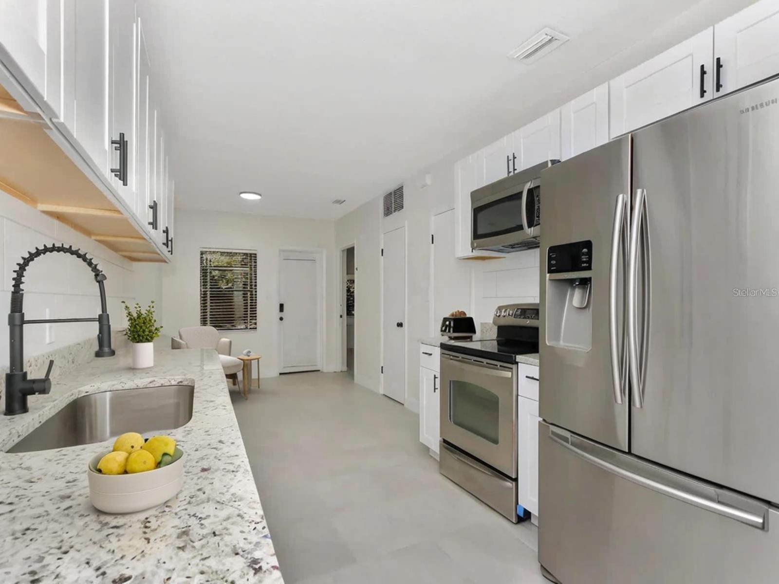 1234 LYNWOOD AVE, APOPKA, FL, 32703