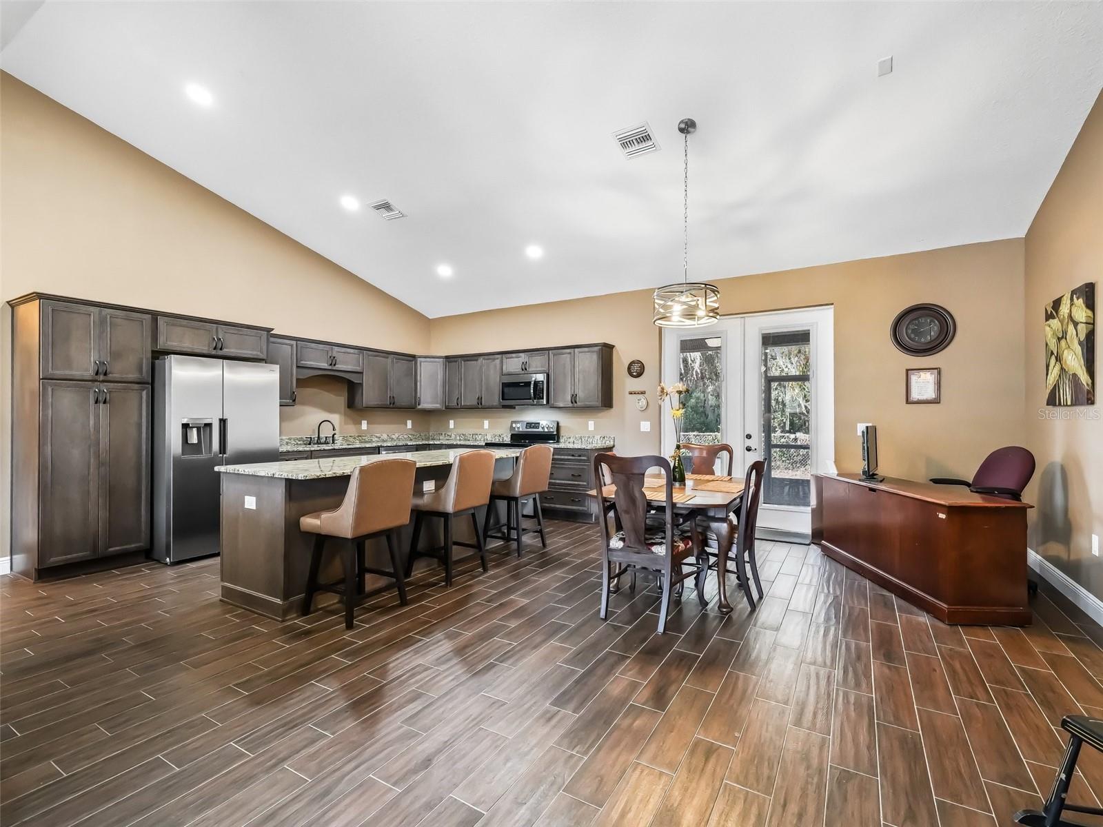 1166 CR 441, LAKE PANASOFFKEE, FL, 33538