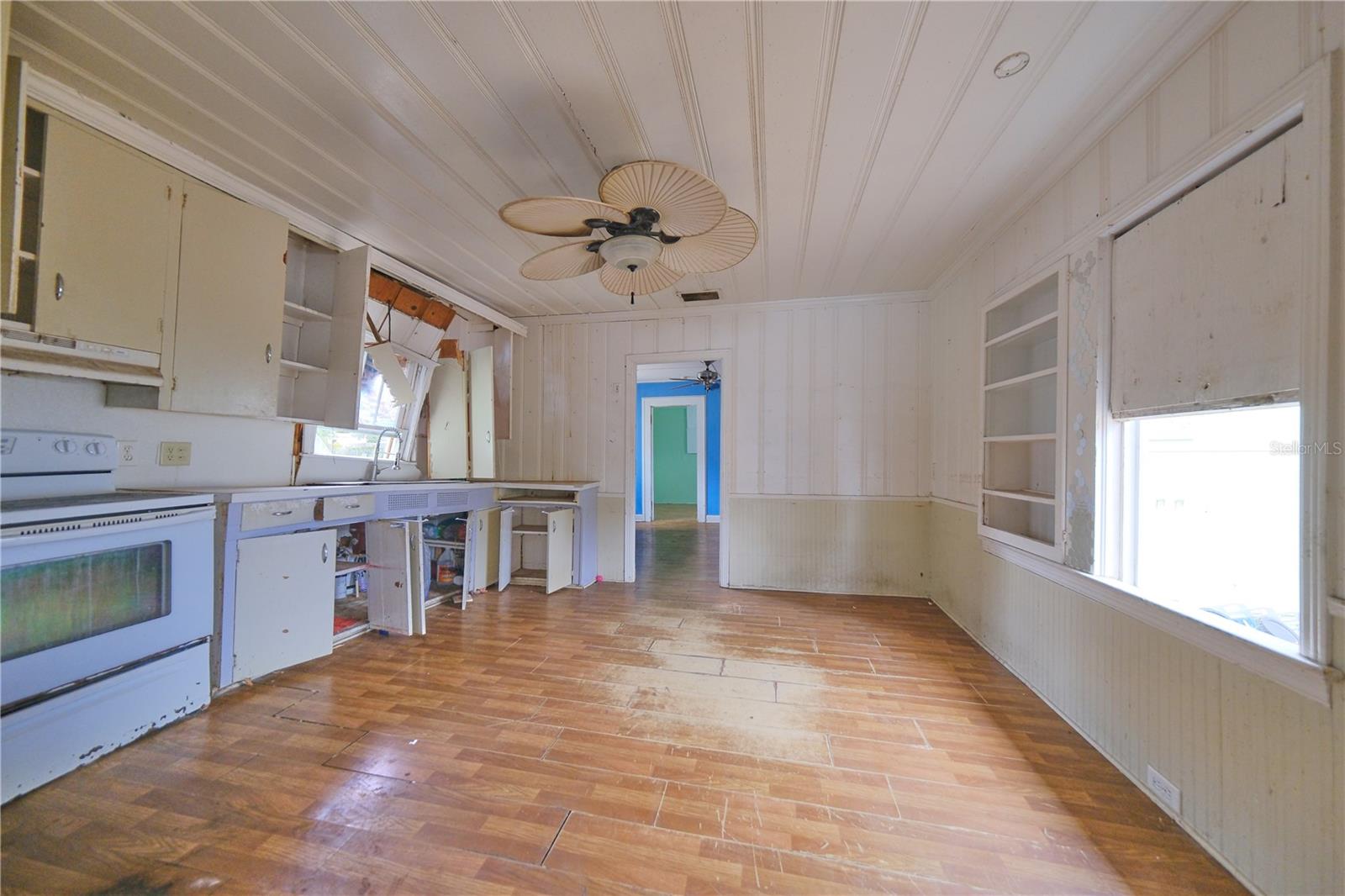 2028 30TH AVE E, BRADENTON, FL, 34208