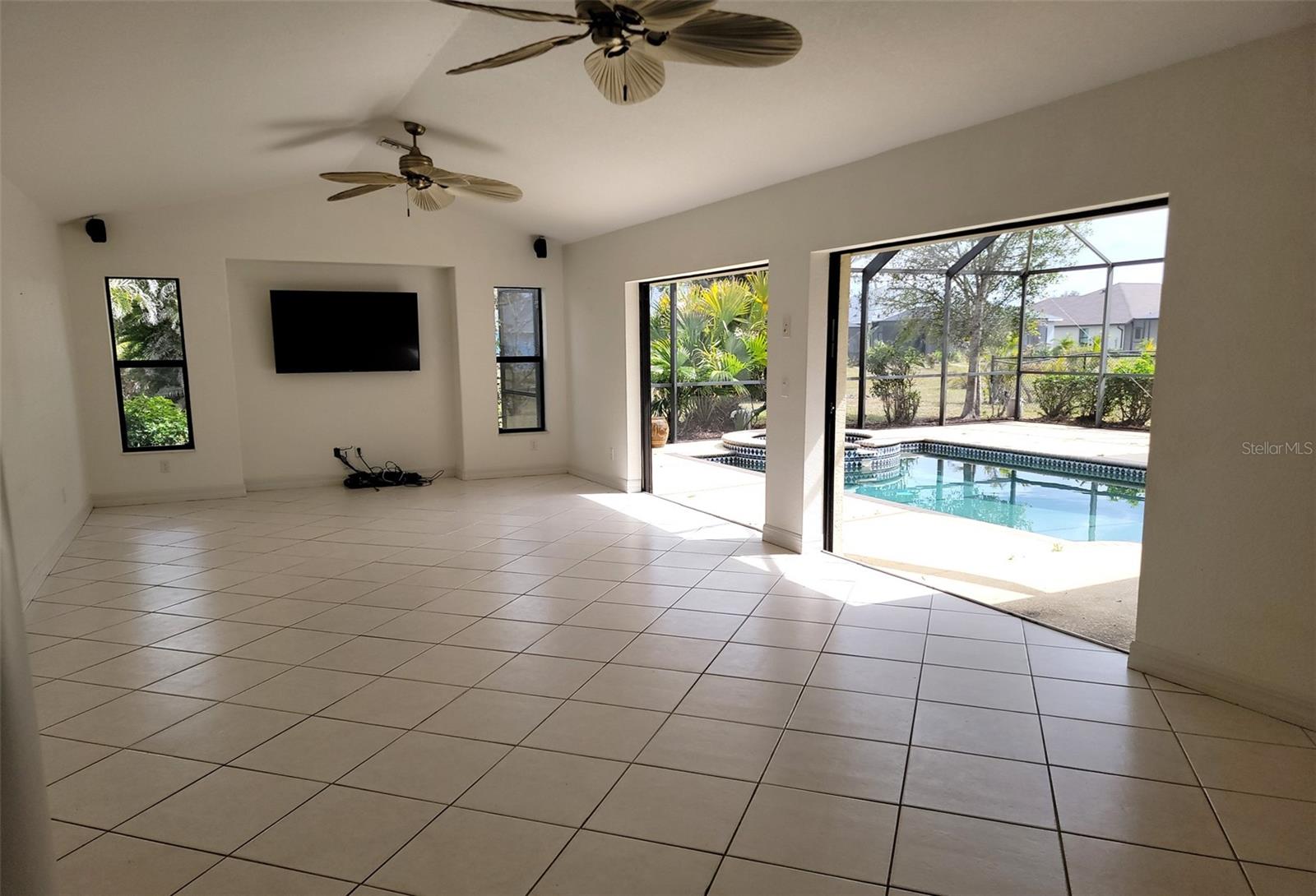 264 ROTONDA BLVD N, ROTONDA WEST, FL, 33947