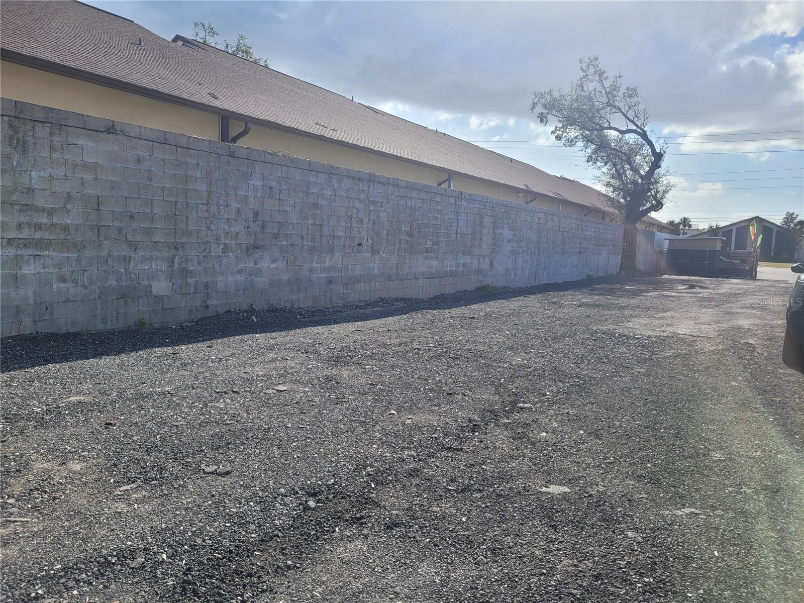 6111 MEMORIAL HWY, TAMPA, FL, 33615