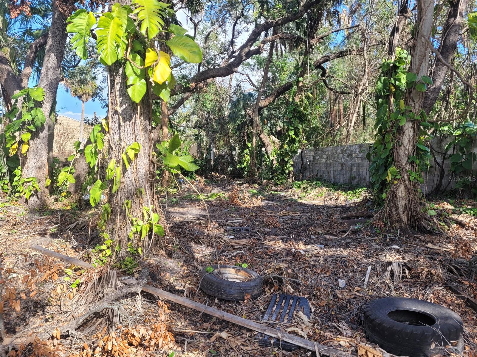 6111 MEMORIAL HWY, TAMPA, FL, 33615