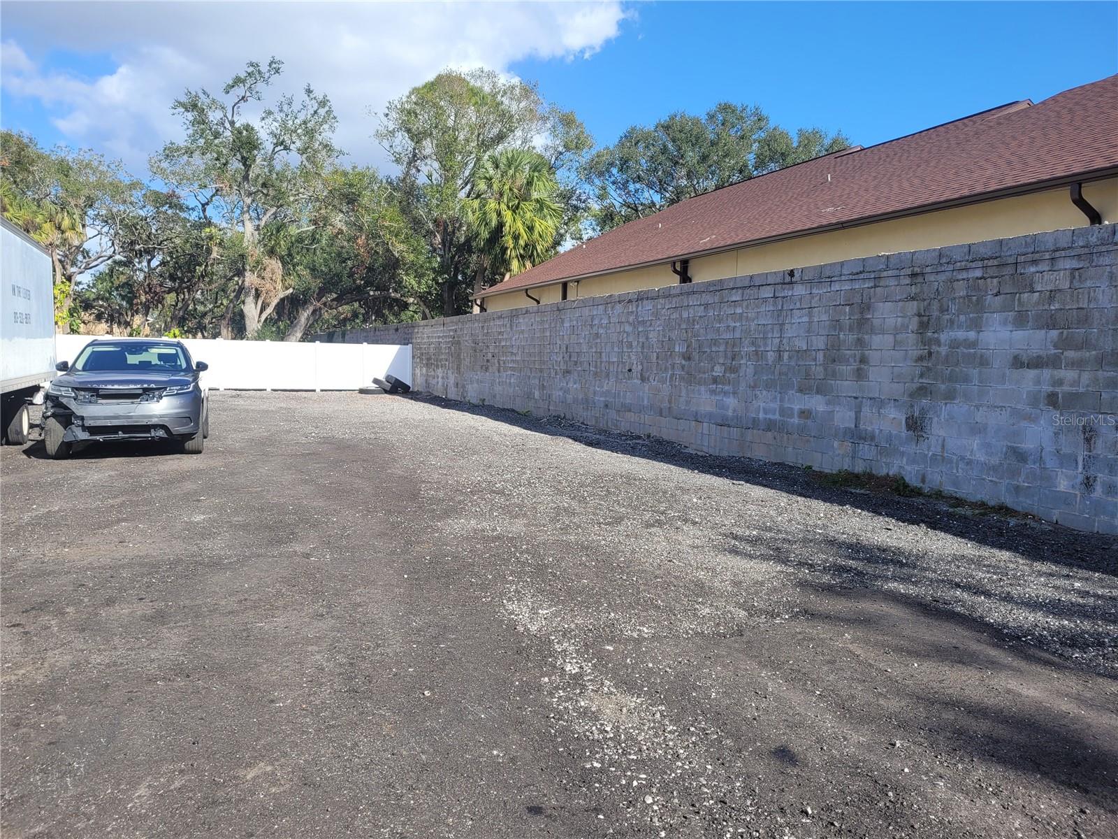 6111 MEMORIAL HWY, TAMPA, FL, 33615