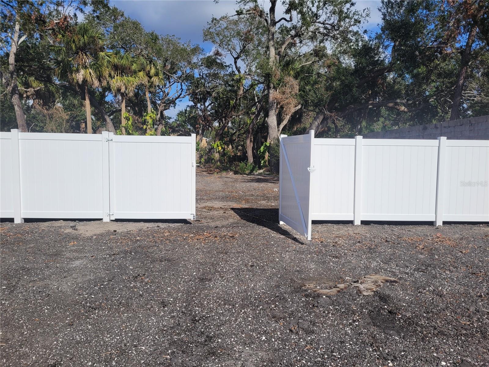 6111 MEMORIAL HWY, TAMPA, FL, 33615