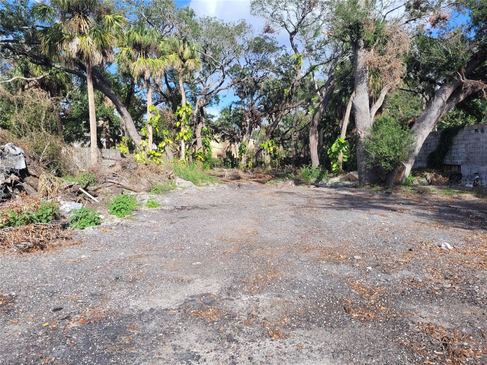 6111 MEMORIAL HWY, TAMPA, FL, 33615