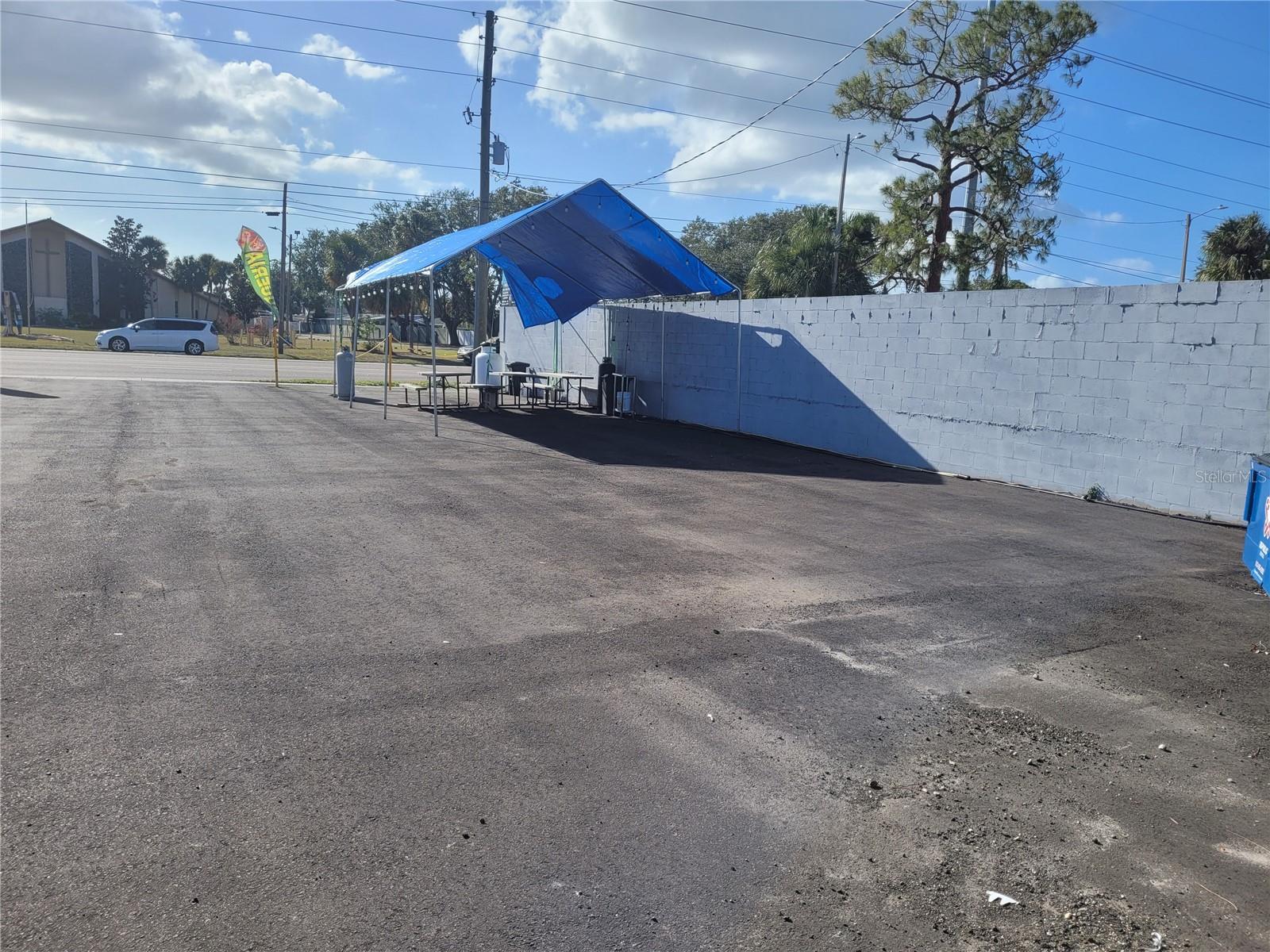 6111 MEMORIAL HWY, TAMPA, FL, 33615