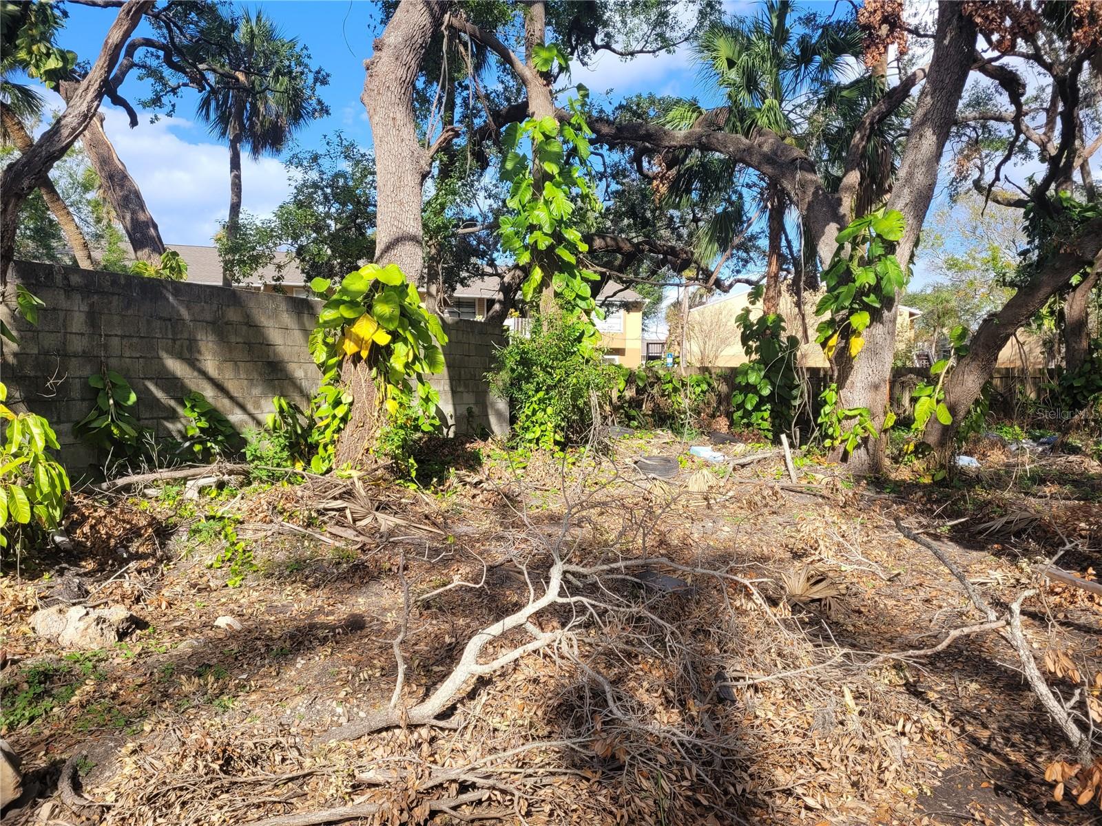 6111 MEMORIAL HWY, TAMPA, FL, 33615