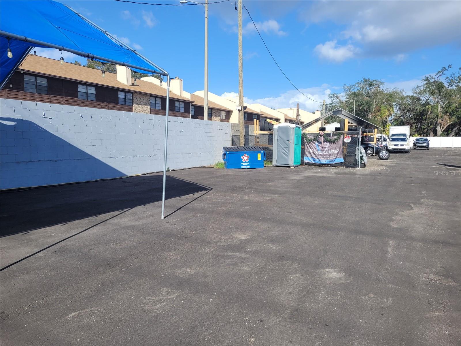 6111 MEMORIAL HWY, TAMPA, FL, 33615