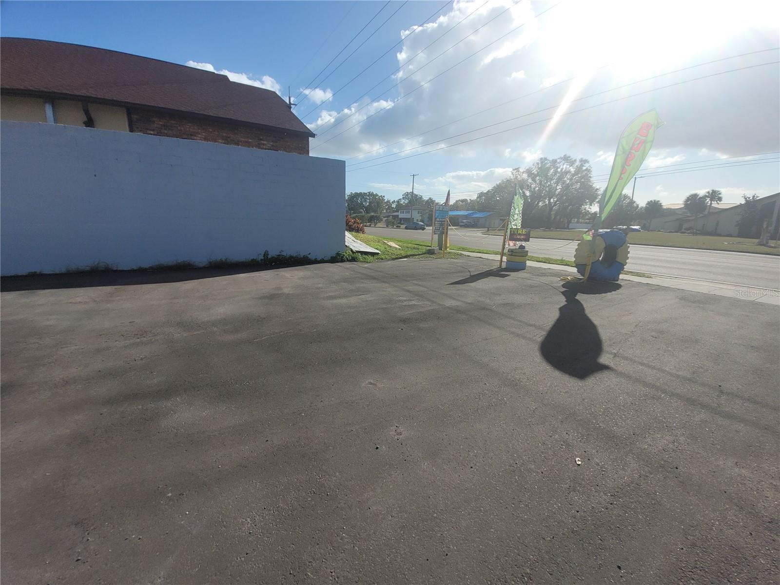 6111 MEMORIAL HWY, TAMPA, FL, 33615