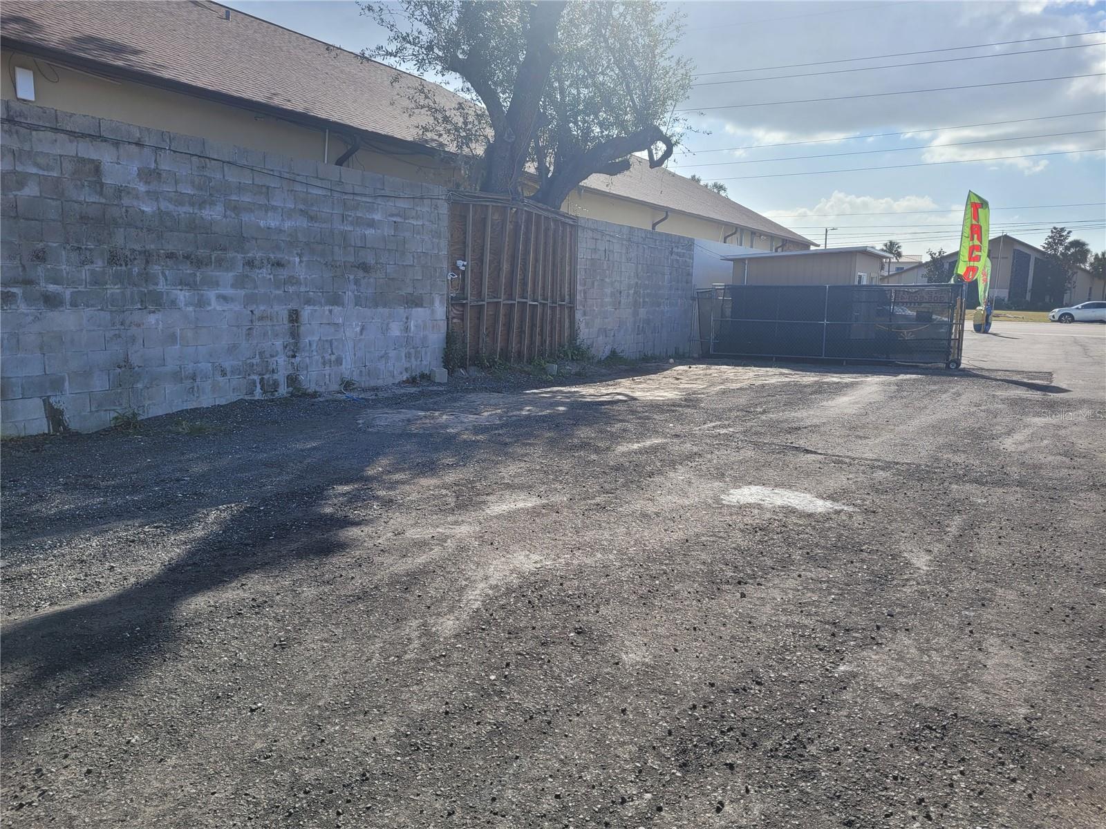 6111 MEMORIAL HWY, TAMPA, FL, 33615