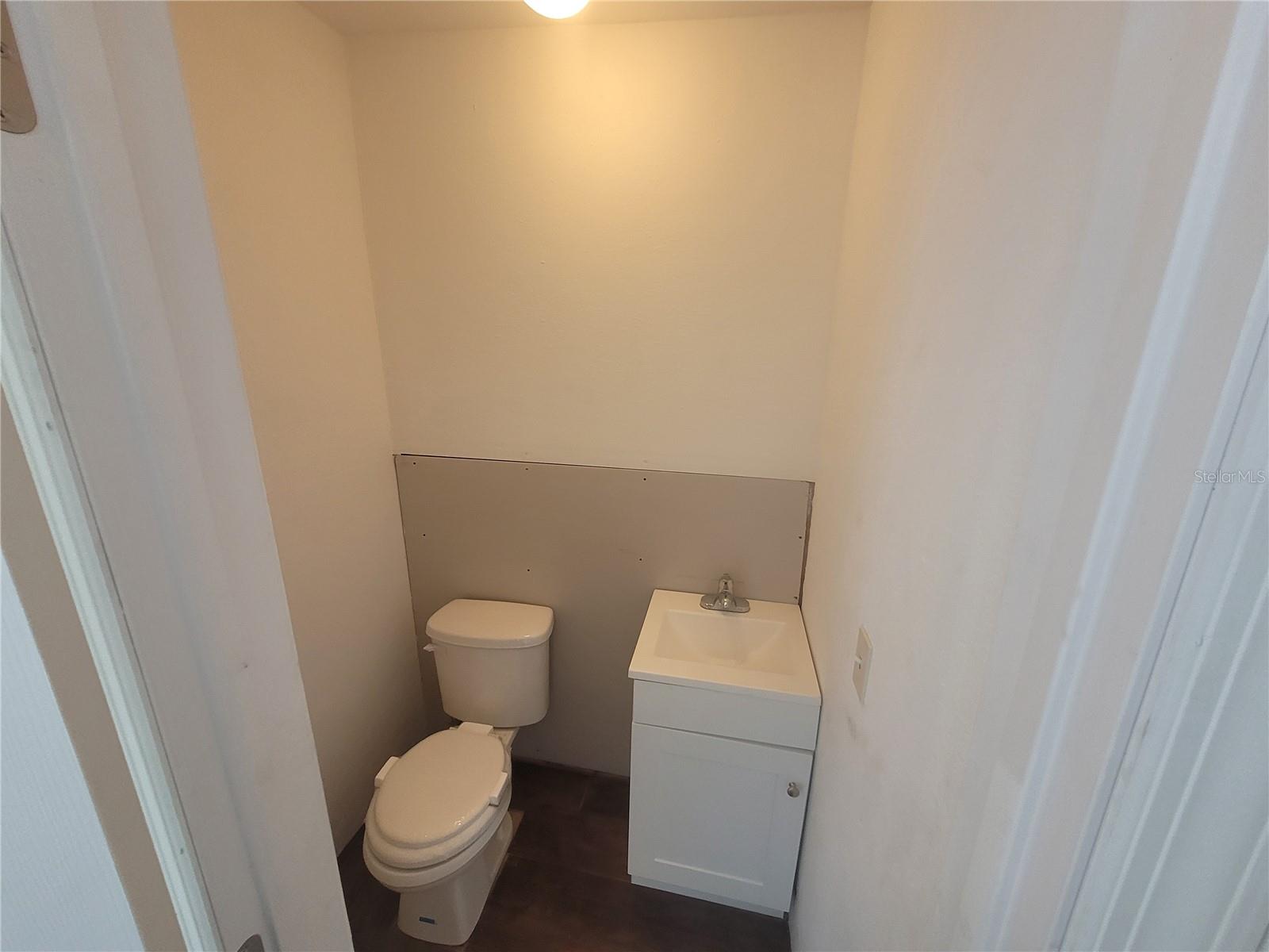 6111 MEMORIAL HWY, TAMPA, FL, 33615