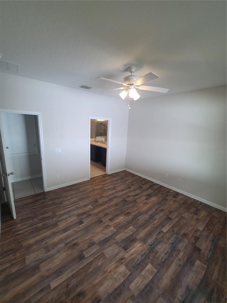 1042 ATLANTIC AVE, FRUITLAND PARK, FL, 34731