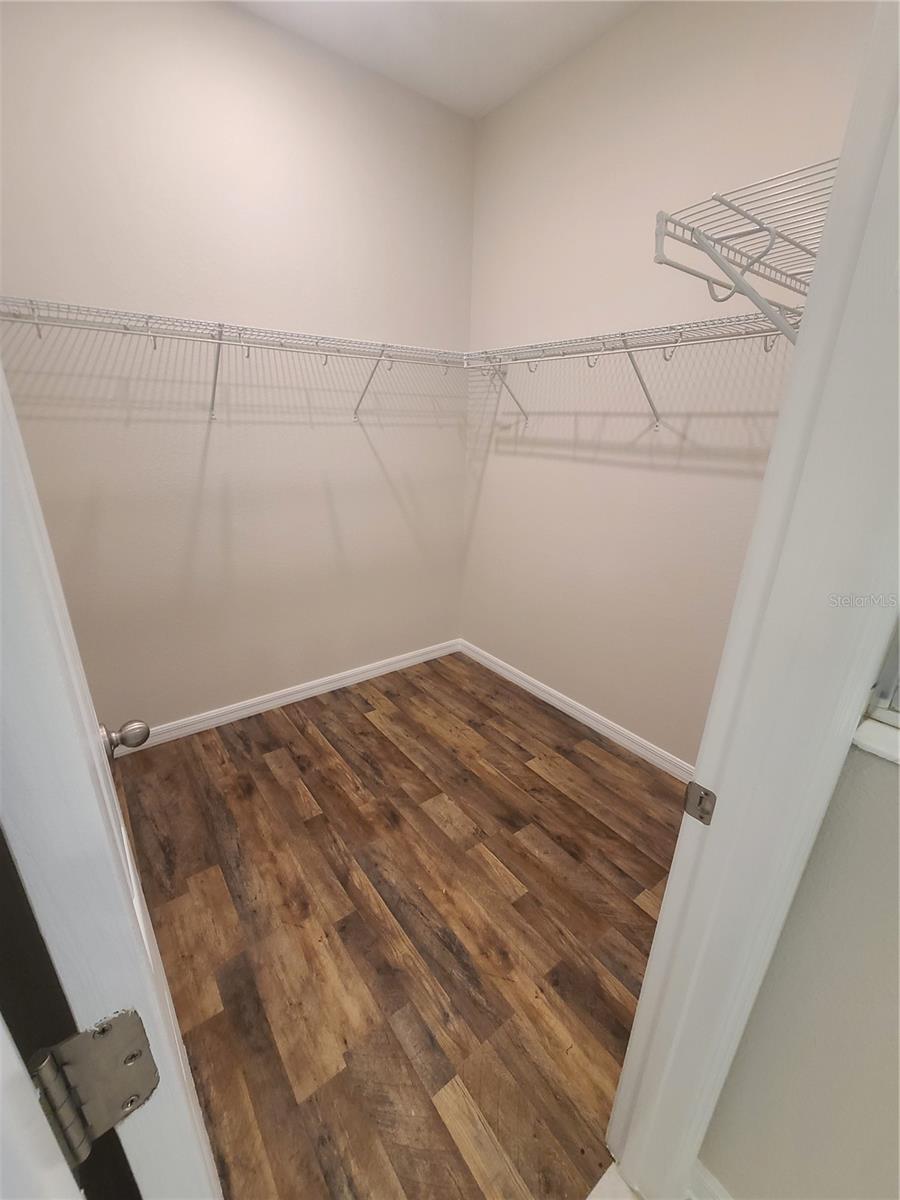 1042 ATLANTIC AVE, FRUITLAND PARK, FL, 34731