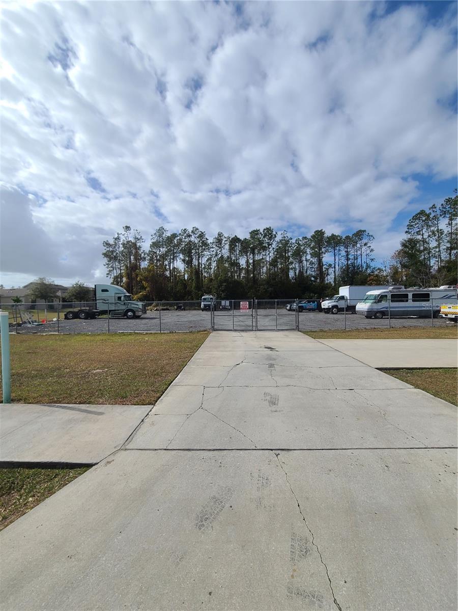 1042 ATLANTIC AVE, FRUITLAND PARK, FL, 34731