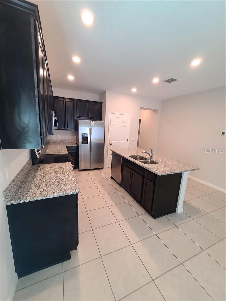 1042 ATLANTIC AVE, FRUITLAND PARK, FL, 34731