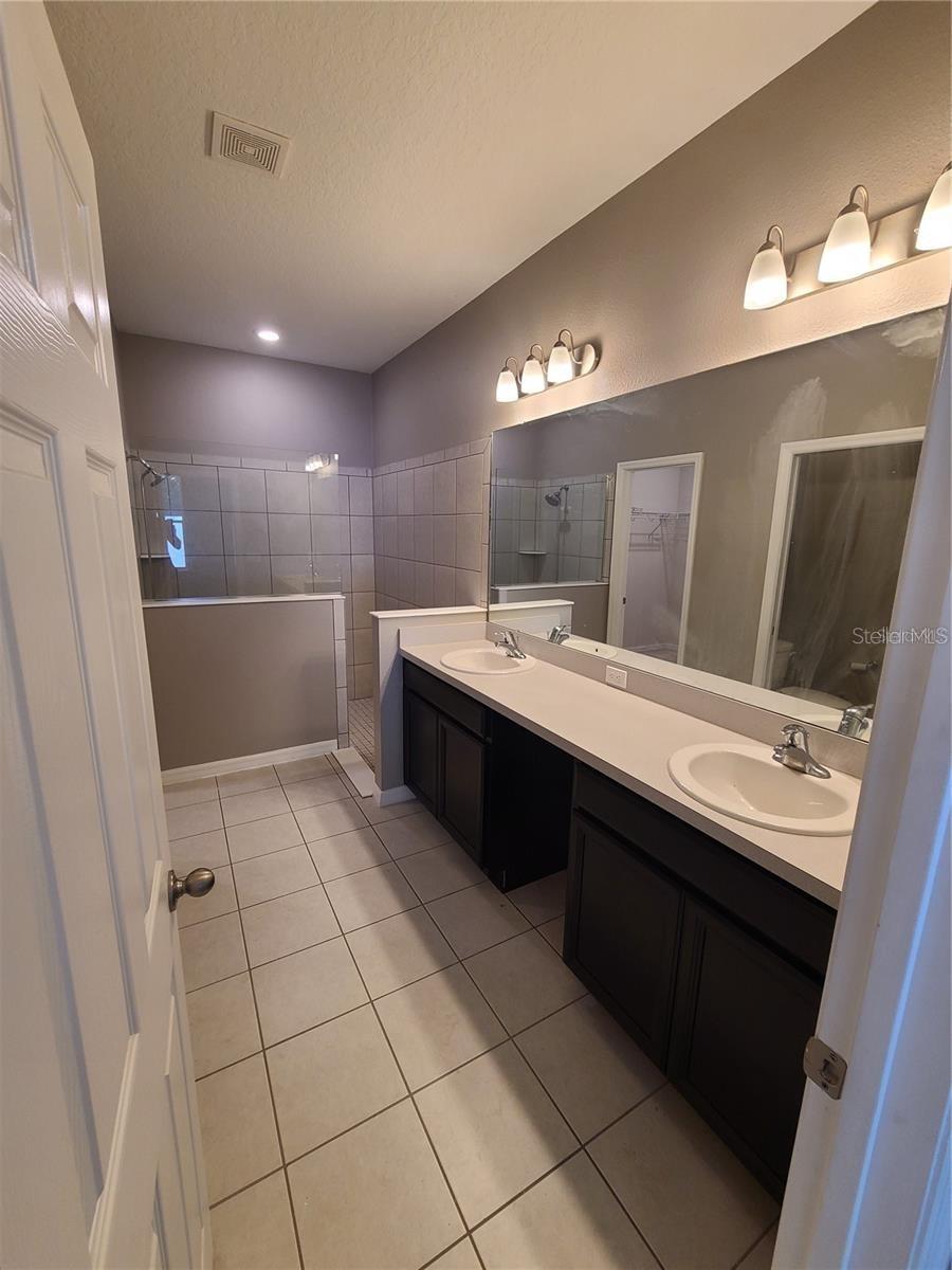 1042 ATLANTIC AVE, FRUITLAND PARK, FL, 34731