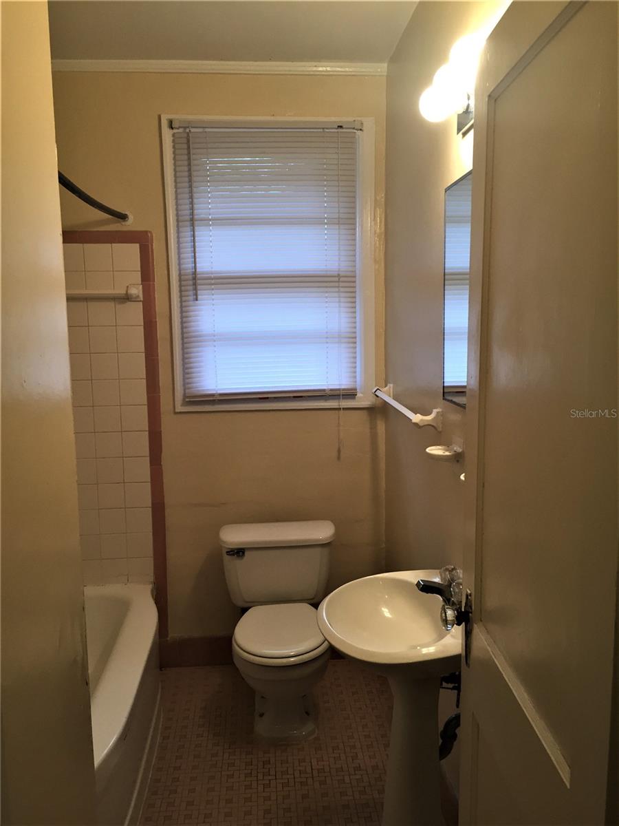 2703 NW 2ND AVE, GAINESVILLE, FL, 32607