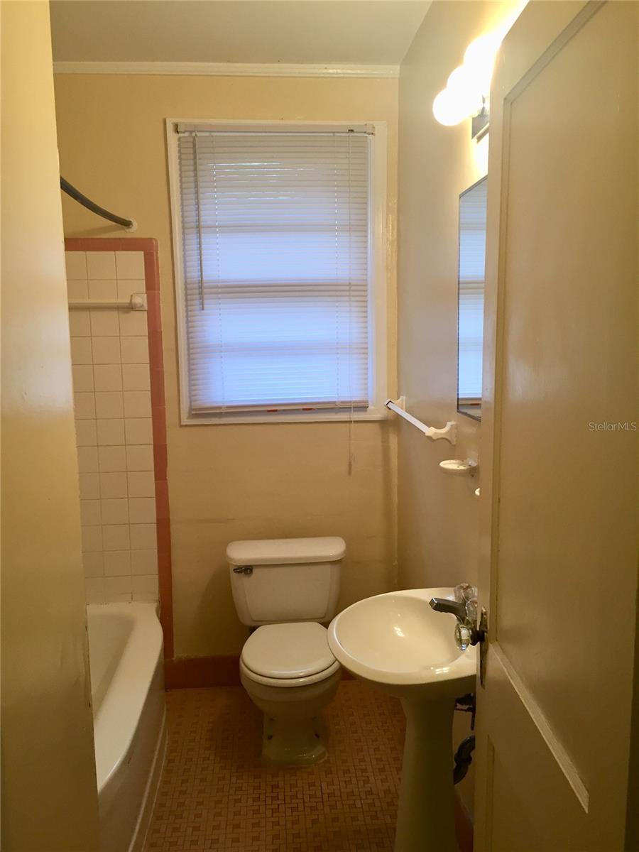 2703 NW 2ND AVE, GAINESVILLE, FL, 32607