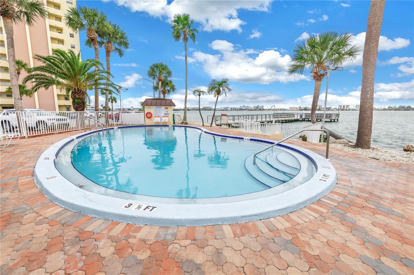 4775 COVE CIR #904, ST PETERSBURG, FL, 33708