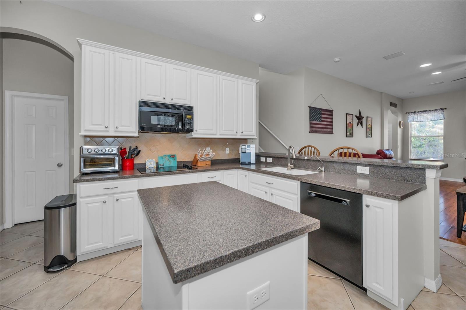 11645 BELLE HAVEN DR, NEW PORT RICHEY, FL, 34654