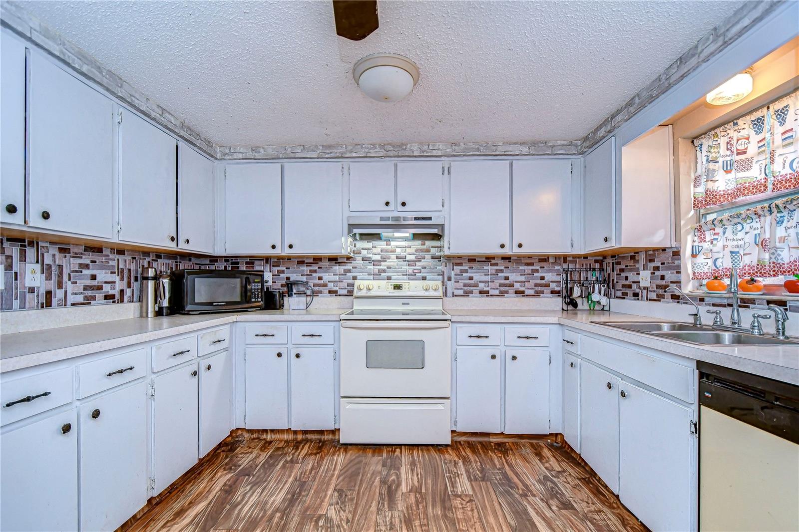 5624 MCCOY CT, ZEPHYRHILLS, FL, 33542