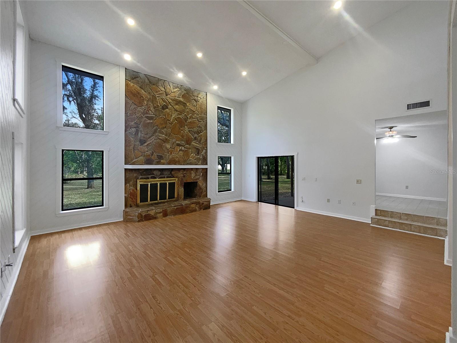 18111 LIVINGSTON AVE, LUTZ, FL, 33559