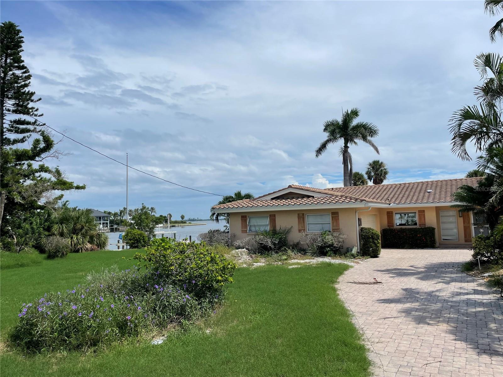 543 KEY ROYALE DR, HOLMES BEACH, FL, 34217