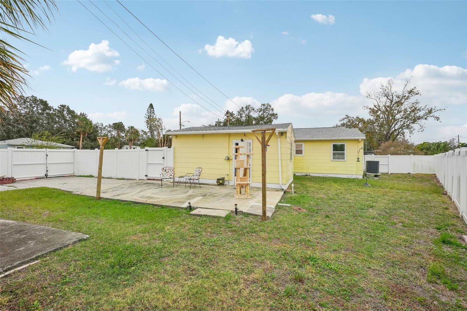 429 ROTARY PL NE, ST PETERSBURG, FL, 33703