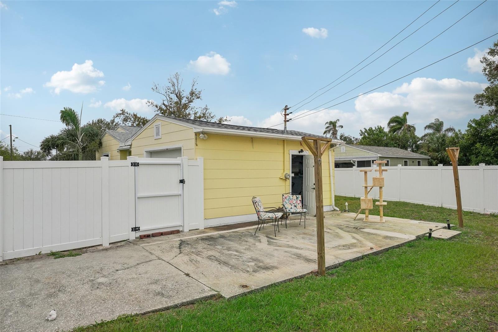 429 ROTARY PL NE, ST PETERSBURG, FL, 33703