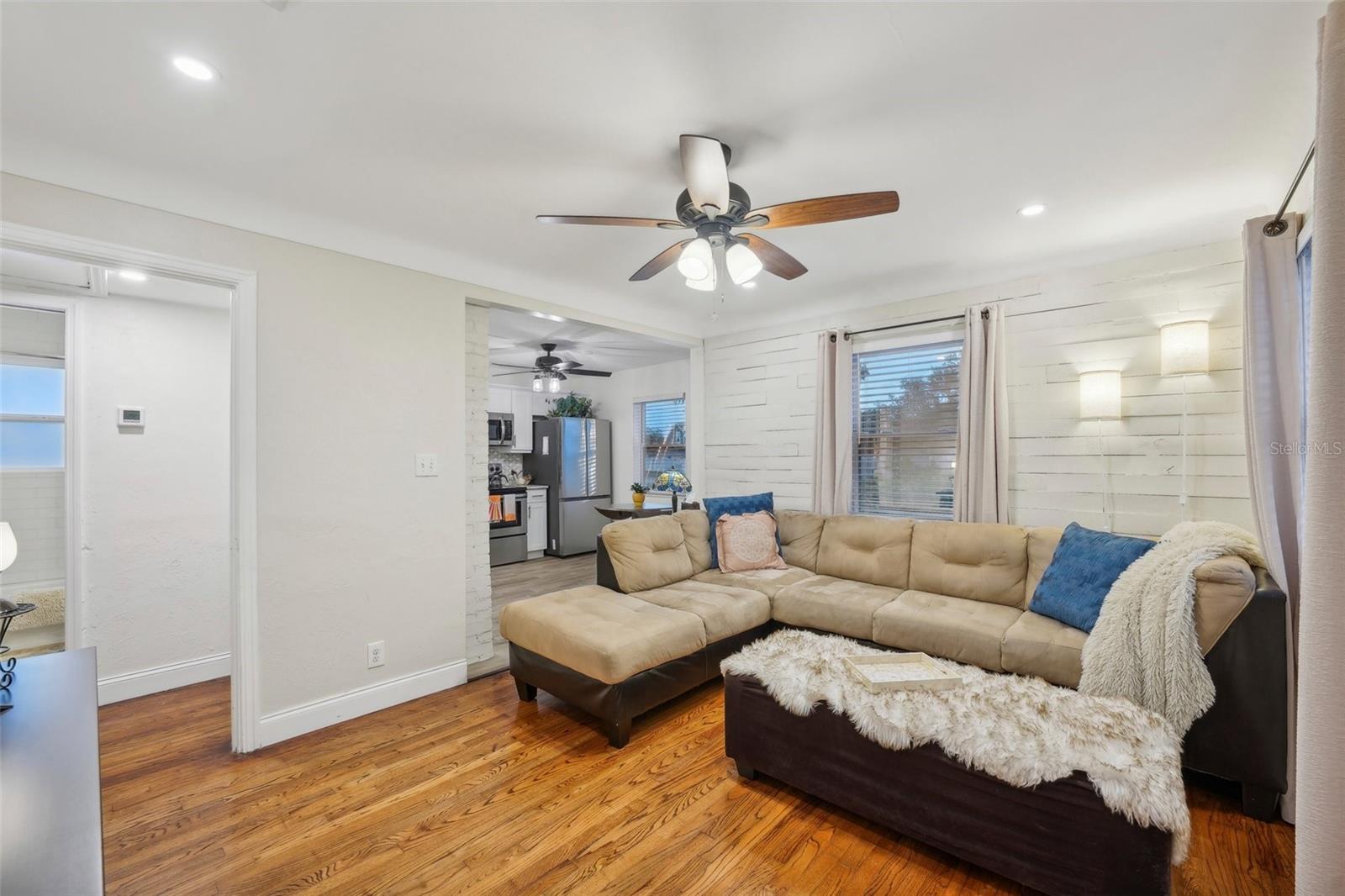 429 ROTARY PL NE, ST PETERSBURG, FL, 33703