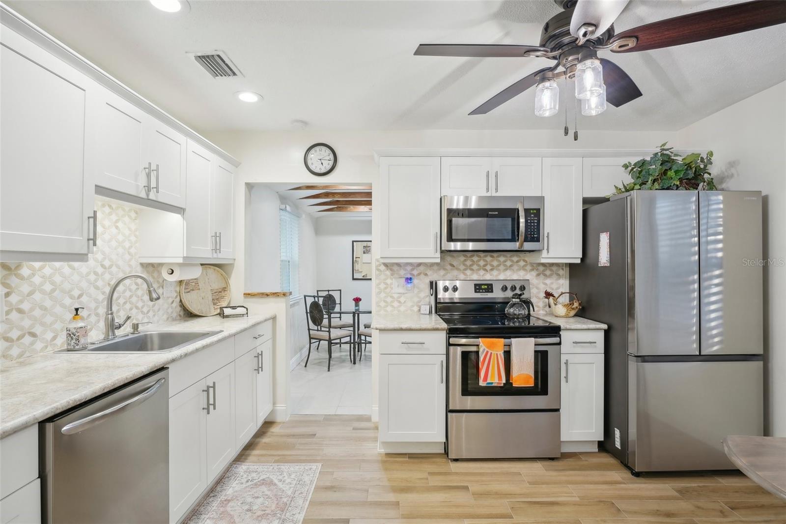 429 ROTARY PL NE, ST PETERSBURG, FL, 33703