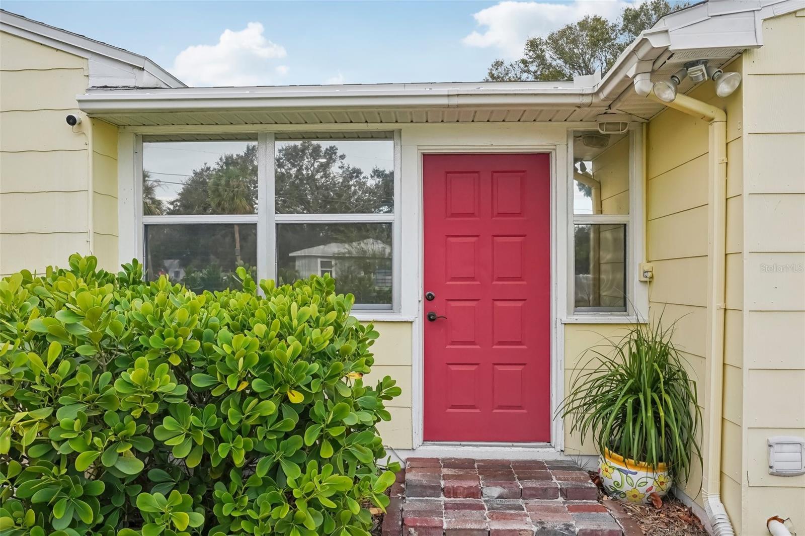 429 ROTARY PL NE, ST PETERSBURG, FL, 33703