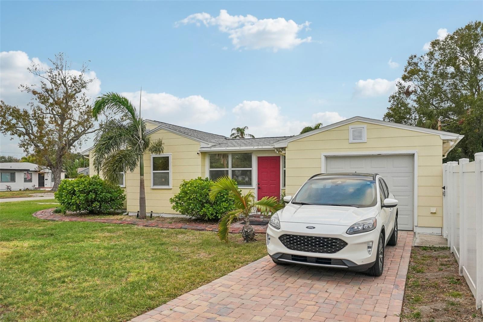 429 ROTARY PL NE, ST PETERSBURG, FL, 33703