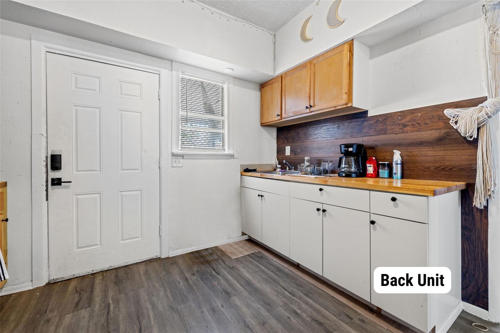905 JAMES AVE S, ST PETERSBURG, FL, 33705